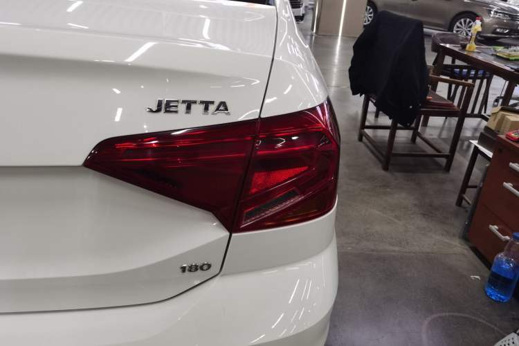 Used Volkswagen Jetta 2017 1.5L Automatic Fashion Model Exterior 6
