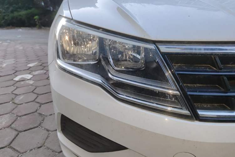 Used Volkswagen Jetta 2017 1.4L Manual Fashion Edition Exterior 6