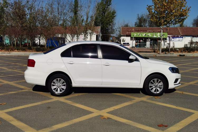 Used Volkswagen Jetta 2017 1.5L Automatic Fashion Model Exterior 7