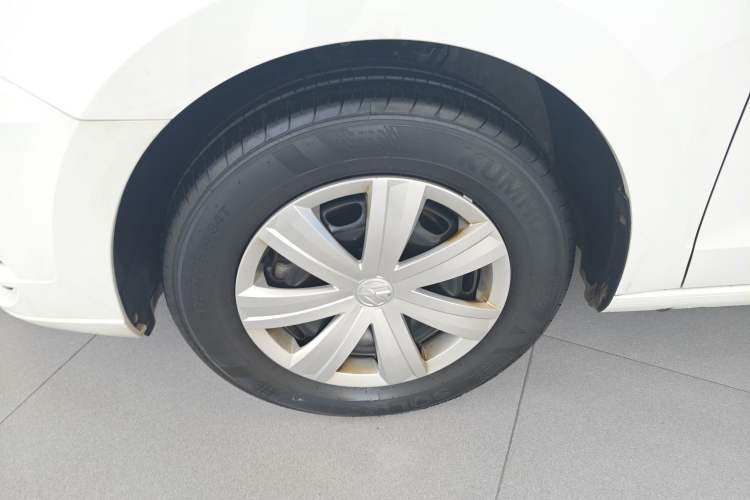 Used Volkswagen Jetta 2017 1.4L Manual Fashion Edition Exterior 7
