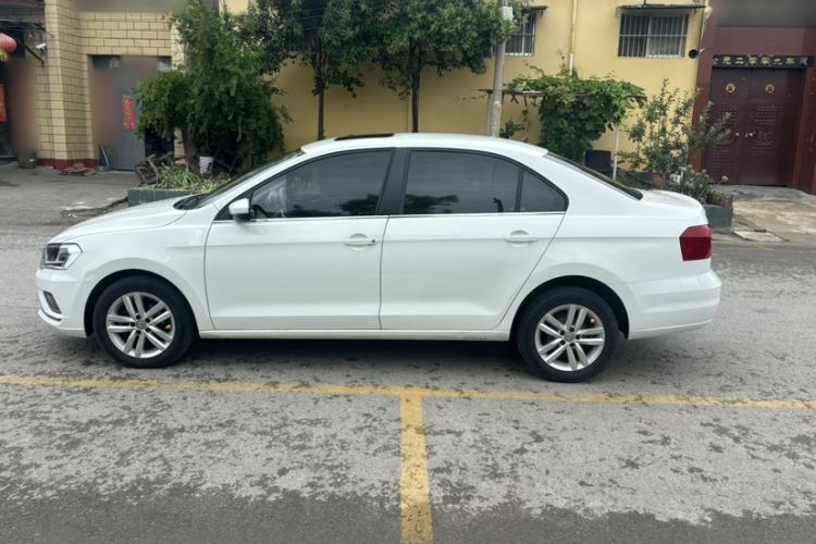 Used Volkswagen Jetta 2017 1.5L Automatic Comfort Model Exterior 8