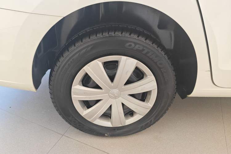 Used Volkswagen Jetta 2017 1.4L Manual Fashion Edition Exterior 8