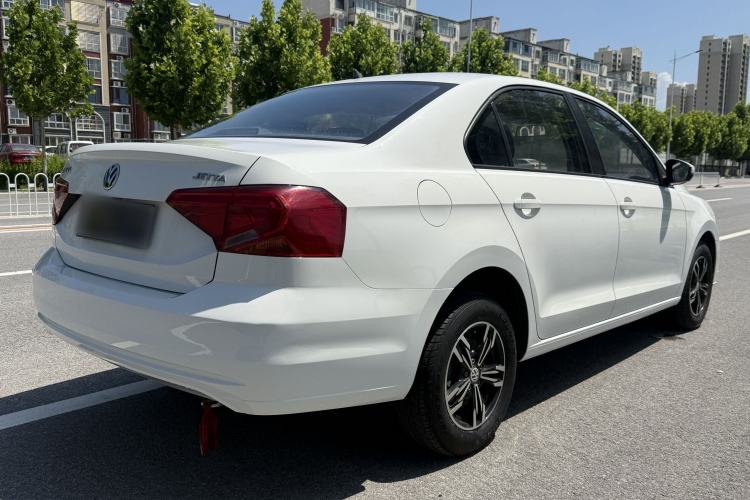Used Volkswagen Jetta 2017 1.4L Manual Fashion Edition Exterior 9
