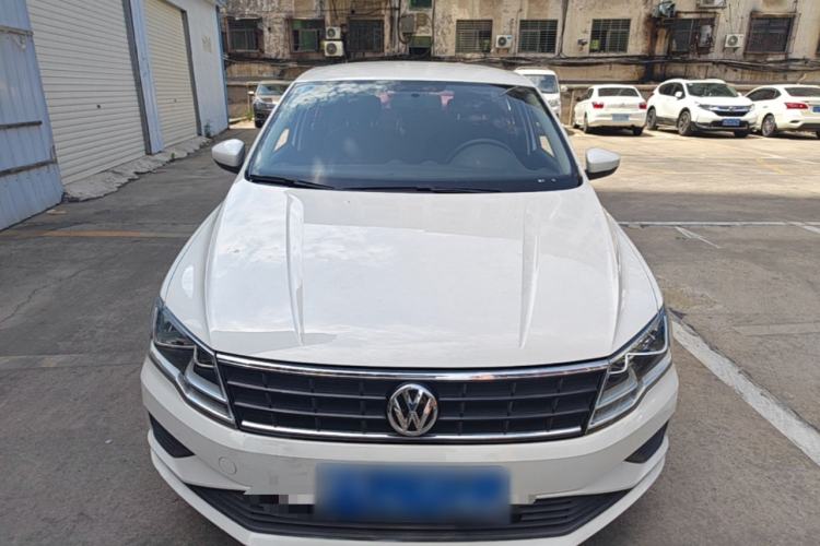 Used Volkswagen Jetta 2017 1.4L Manual Fashion Edition Front