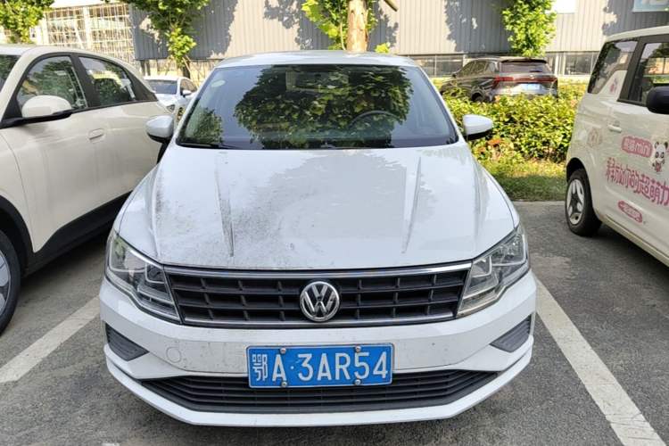 Used Volkswagen Jetta 2017 1.5L Manual Fashion Edition Front