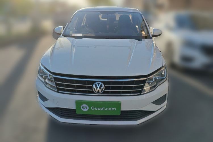 Used Volkswagen Jetta 2017 1.5L Manual Fashion Edition Front