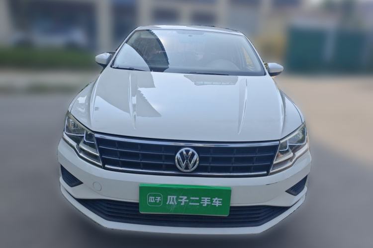 Used Volkswagen Jetta 2017 1.4L Manual Fashion Edition Front