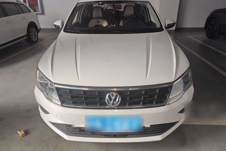 Used Volkswagen Jetta 2017 1.5L Manual Fashion Edition Front