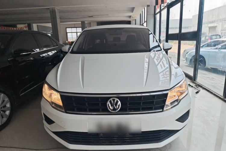 Used Volkswagen Jetta 2017 1.4L Manual Fashion Edition Front