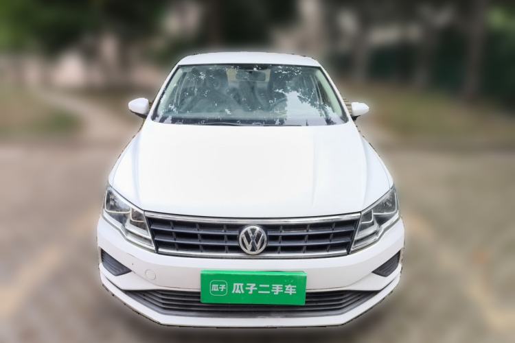 Used Volkswagen Jetta 2017 1.5L Manual Fashion Edition Front