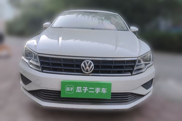 Used Volkswagen Jetta 2017 1.4L Manual Fashion Edition Front