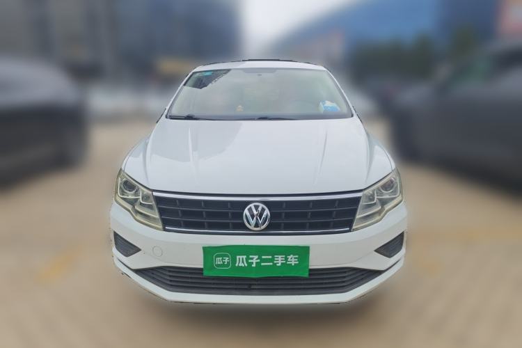 Used Volkswagen Jetta 2017 1.5L Manual Fashion Edition Front