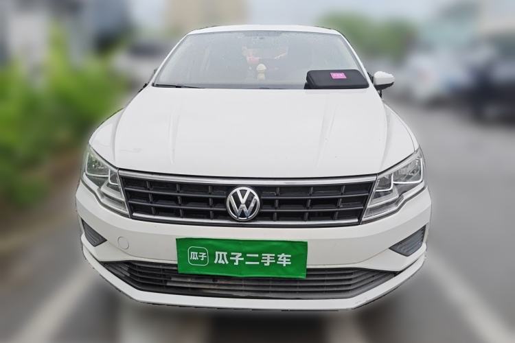 Used Volkswagen Jetta 2017 1.4L Manual Fashion Edition Front