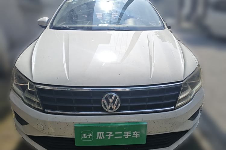 Used Volkswagen Jetta 2017 1.4L Manual Fashion Edition Front