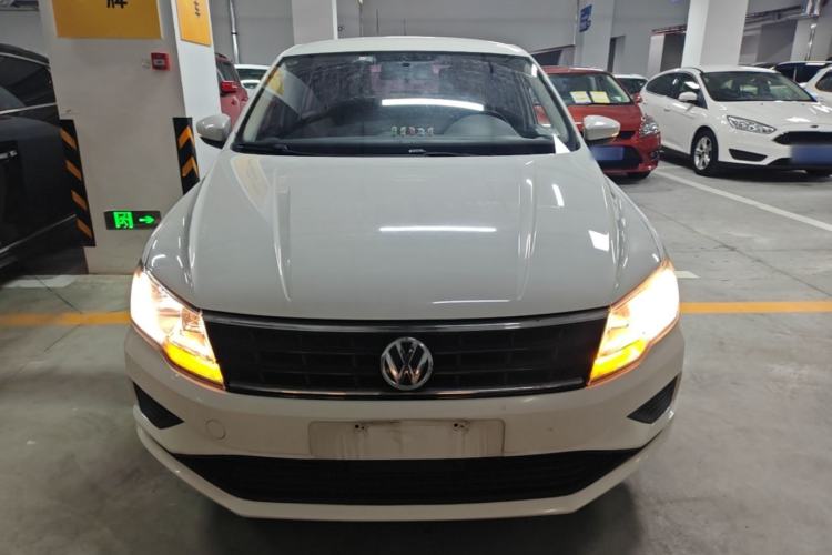 Used Volkswagen Jetta 2017 1.4L Manual Fashion Edition Front
