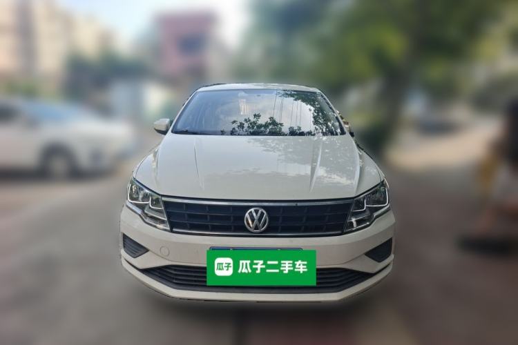 Used Volkswagen Jetta 2017 1.5L Manual Fashion Edition Front