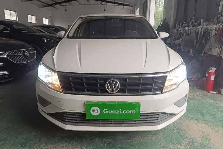 Used Volkswagen Jetta 2017 1.4L Manual Fashion Edition Front