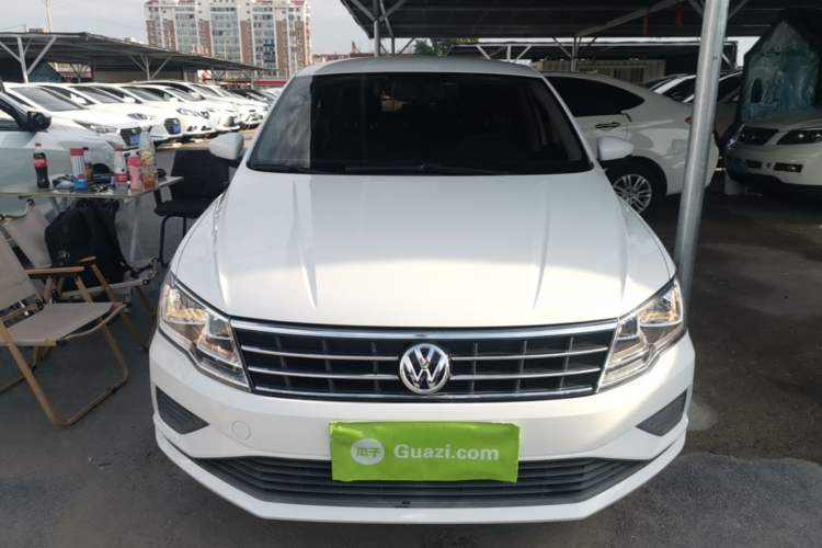 Used Volkswagen Jetta 2017 1.5L Manual Fashion Edition Front