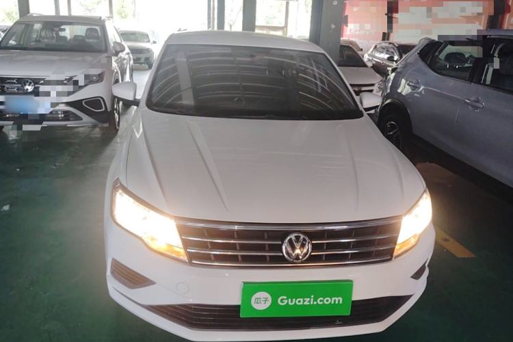 Used Volkswagen Jetta 2017 1.5L Manual Fashion Edition Front