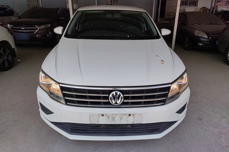 Used Volkswagen Jetta 2017 1.5L Manual Fashion Edition Front