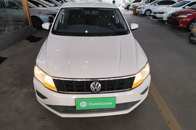 Used Volkswagen Jetta 2017 1.5L Manual Fashion Edition Front