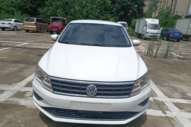 Used Volkswagen Jetta 2017 1.5L Manual Fashion Edition Front