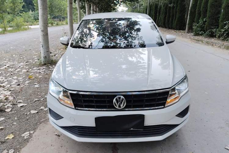 Used Volkswagen Jetta 2017 1.4L Manual Fashion Edition Front