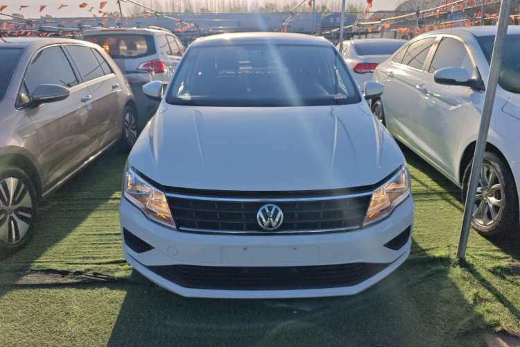 Used Volkswagen Jetta 2017 1.4L Manual Fashion Edition Front
