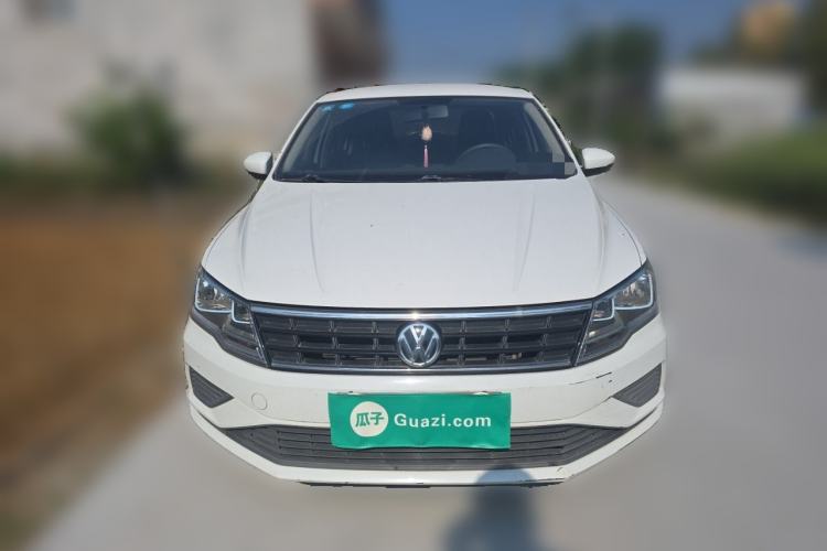 Used Volkswagen Jetta 2017 1.5L Manual Fashion Edition Front
