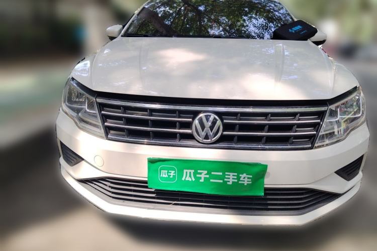 Used Volkswagen Jetta 2017 1.4L Manual Fashion Edition Front