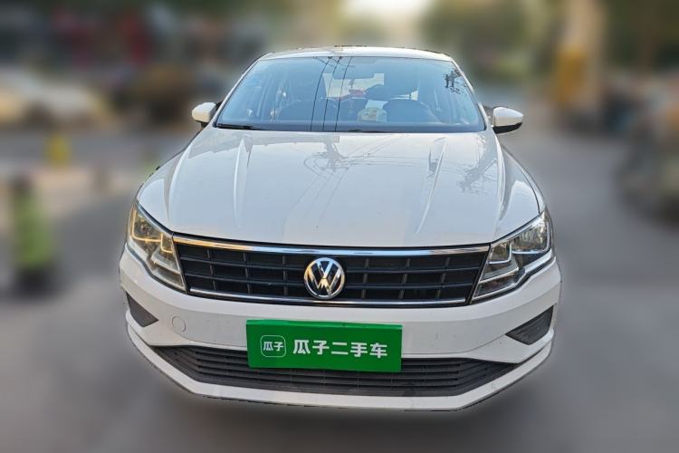 Used Volkswagen Jetta 2017 1.5L Manual Fashion Edition Front