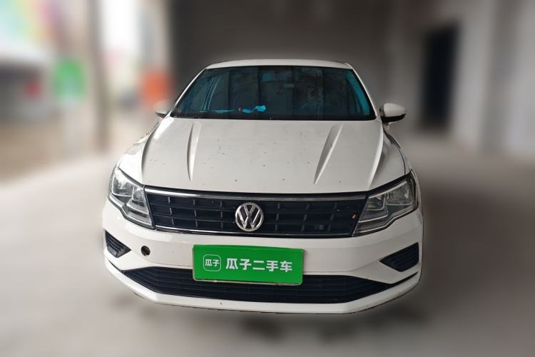Used Volkswagen Jetta 2017 1.5L Manual Fashion Edition Front