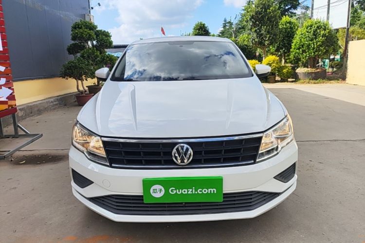 Used Volkswagen Jetta 2017 1.5L Manual Fashion Edition Front