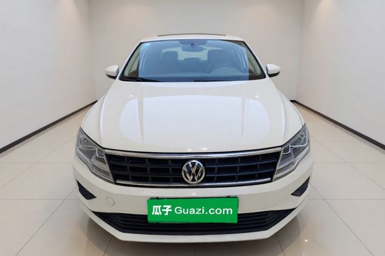 Used Volkswagen Jetta 2017 1.4L Manual Fashion Edition Front