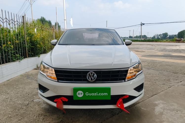 Used Volkswagen Jetta 2017 1.5L Manual Fashion Edition Front