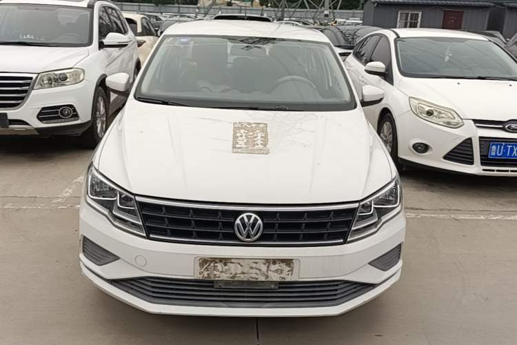 Used Volkswagen Jetta 2017 1.4L Manual Fashion Edition Front