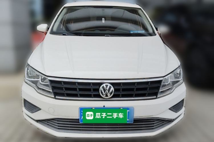 Used Volkswagen Jetta 2017 1.5L Manual Fashion Edition Front