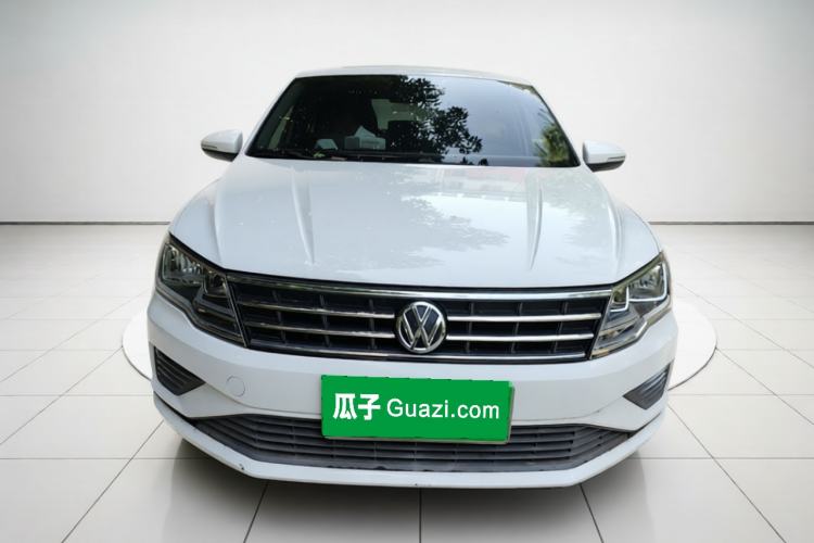 Used Volkswagen Jetta 2017 1.4L Manual Fashion Edition Front