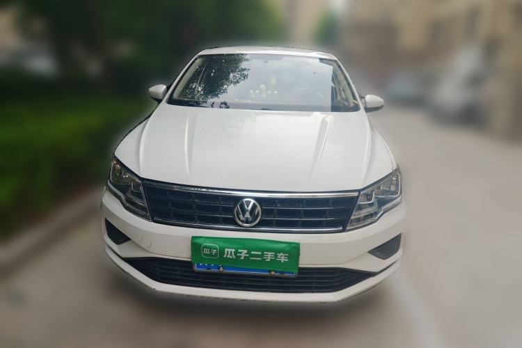 Used Volkswagen Jetta 2017 1.5L Manual Fashion Edition Front