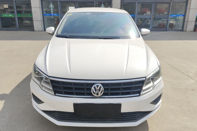 Used Volkswagen Jetta 2017 1.5L Manual Fashion Edition Front
