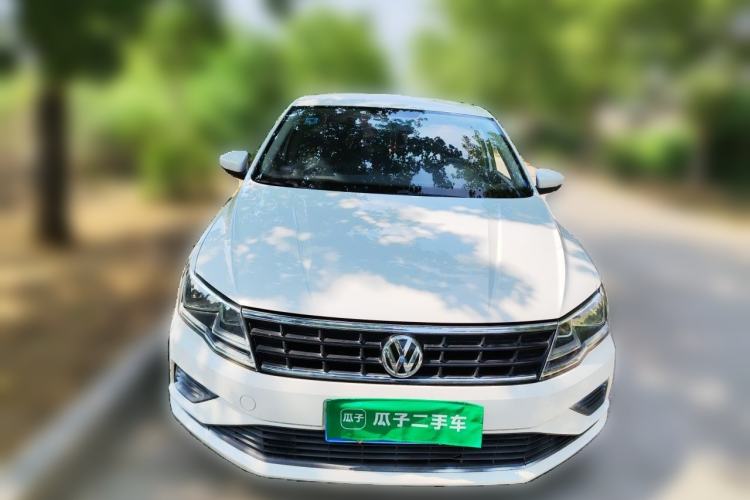 Used Volkswagen Jetta 2017 1.5L Manual Fashion Edition Front
