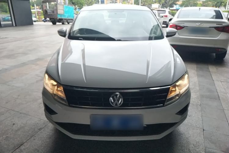 Used Volkswagen Jetta 2017 1.5L Manual Fashion Edition Front
