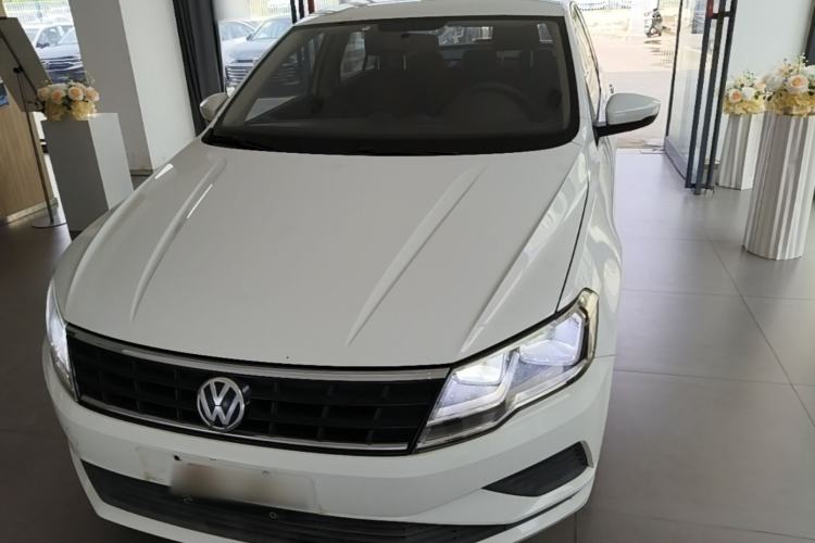 Used Volkswagen Jetta 2017 1.5L Manual Fashion Edition Front