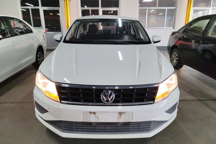 Used Volkswagen Jetta 2017 1.5L Manual Fashion Edition Front