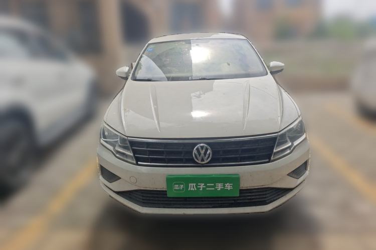 Used Volkswagen Jetta 2017 1.5L Manual Fashion Edition Front