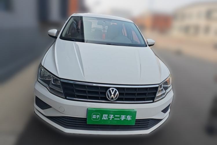 Used Volkswagen Jetta 2017 1.5L Manual Fashion Edition Front