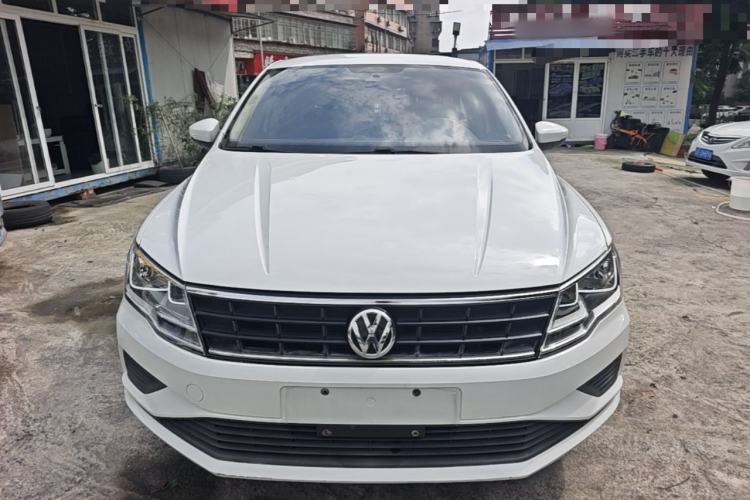 Used Volkswagen Jetta 2017 1.4L Manual Fashion Edition Front