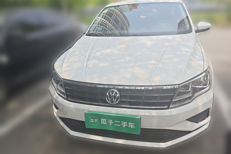 Used Volkswagen Jetta 2017 1.5L Manual Fashion Edition Front