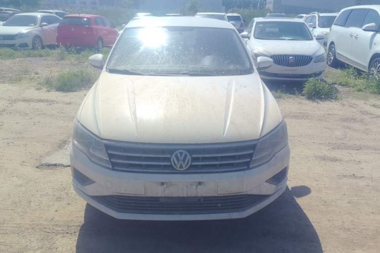 Used Volkswagen Jetta 2017 1.4L Manual Fashion Edition Front