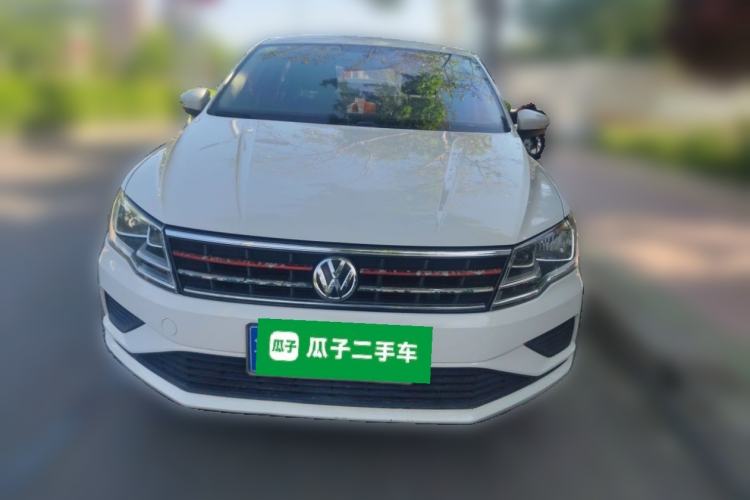 Used Volkswagen Jetta 2017 1.4L Manual Fashion Edition Front